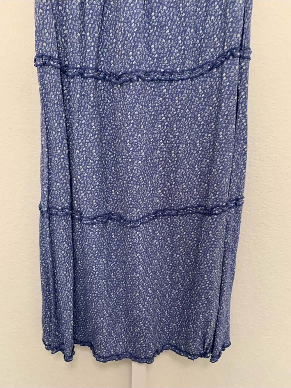 Vintage bill blass Blue Printed Tiered Maxi Skirt with Elastic Waist - Picture 4 of 7